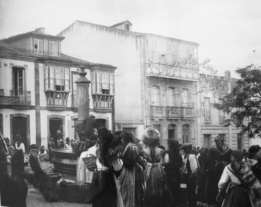 1918 = Mercado en la plaza de la Libertad